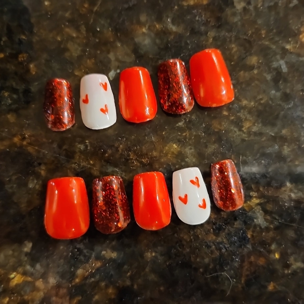 Red and White Heart Nail Set